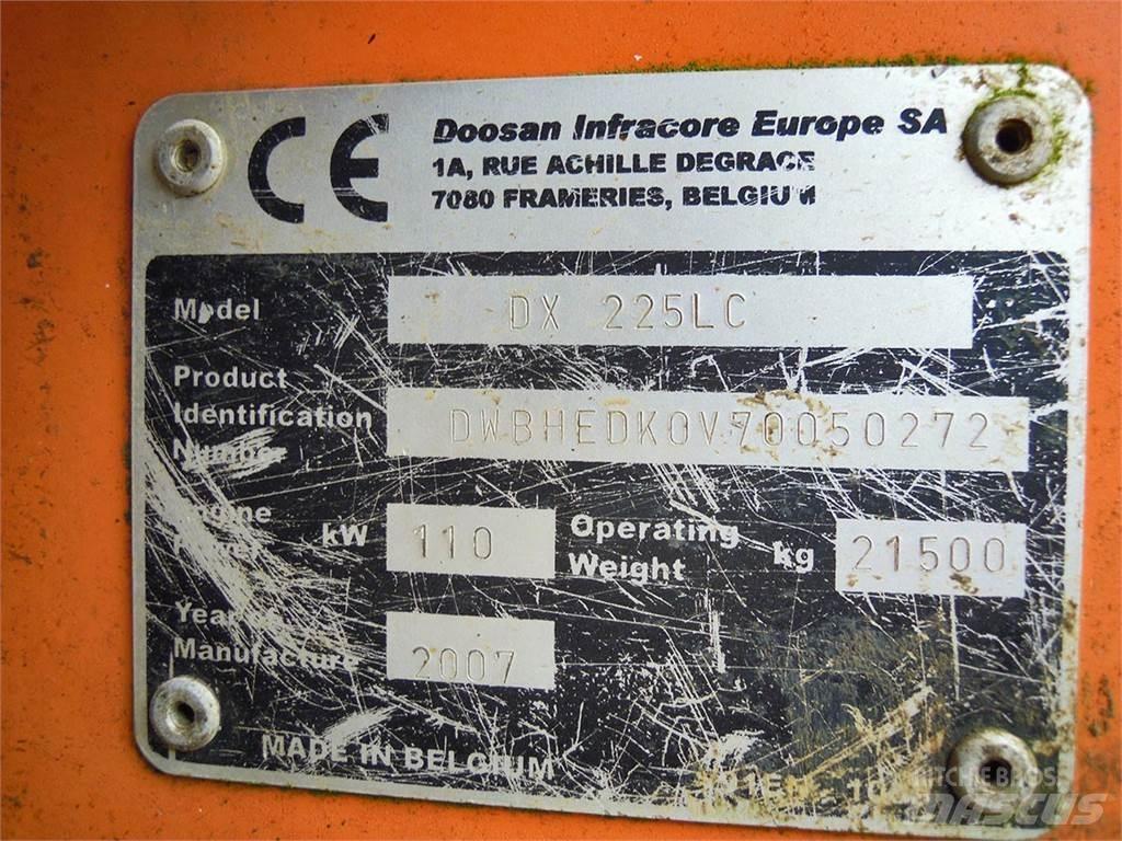 Doosan DX225LC Raupenbagger