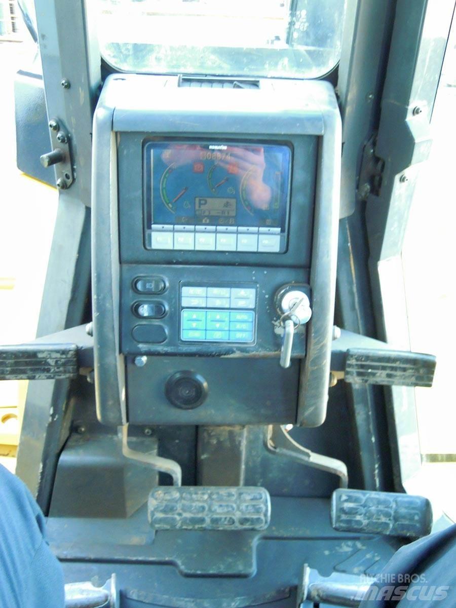 Komatsu D155AX-6 Bulldozer