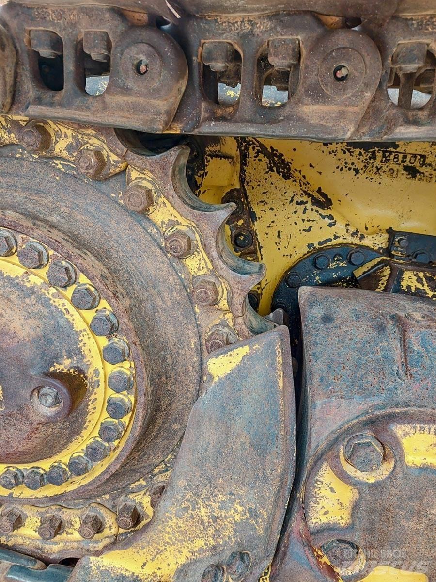 Komatsu D65PX-17 Bulldozer