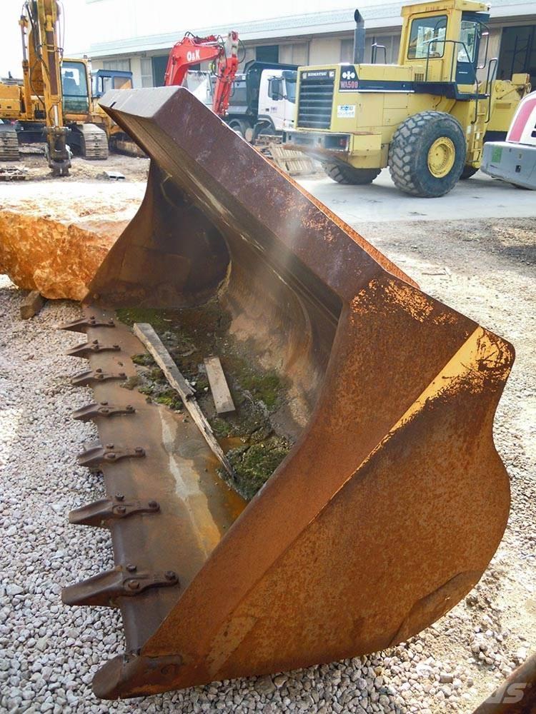 Komatsu WA500-1 Radlader
