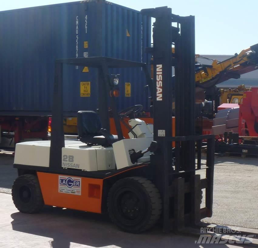 Nissan EGH02 Diesel heftrucks