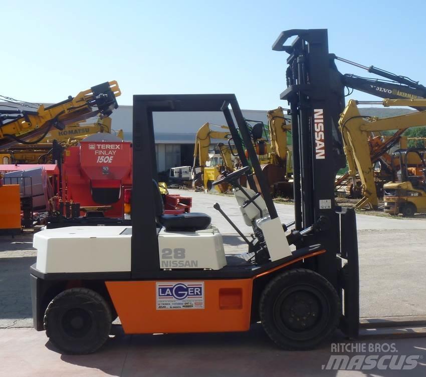 Nissan EGH02 Diesel heftrucks