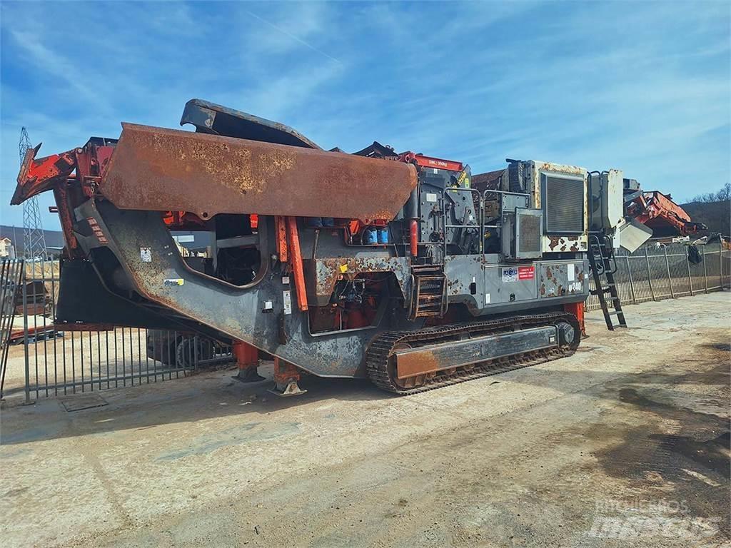Sandvik QI 240 Mobile Brecher