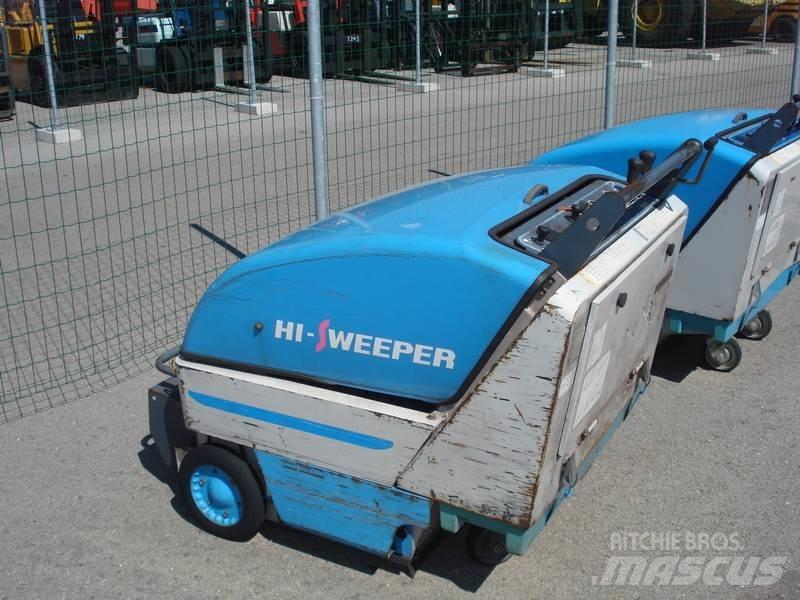 Toyota 4QBW9 Kehrmaschine