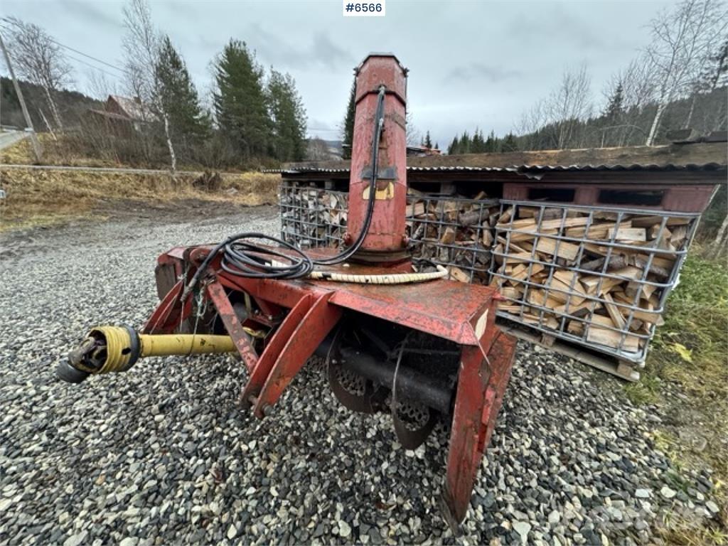 Dalen 2 trinns Schneeschilde und -pflüge