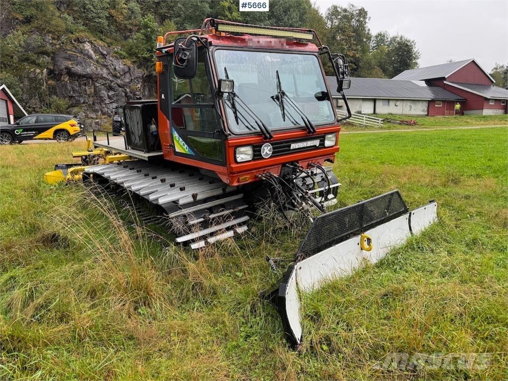  Pisten Bully 150D Schneeschilde und -pflüge