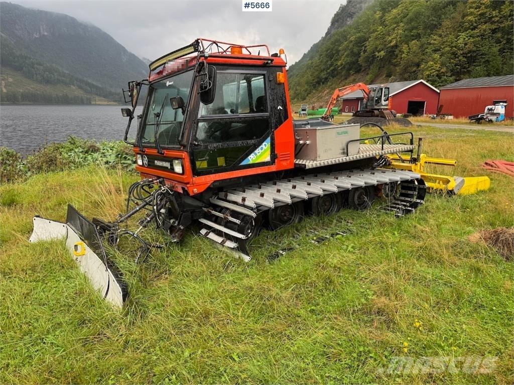  Pisten Bully 150D Schneeschilde und -pflüge