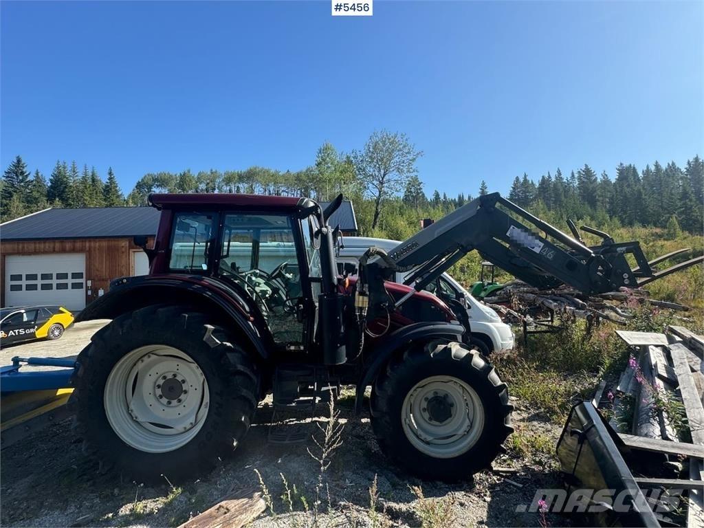 Valtra N123 Traktoren