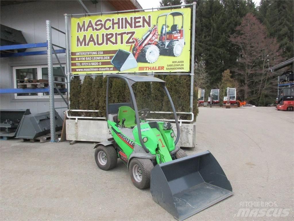 Avant 225 Hoflader
