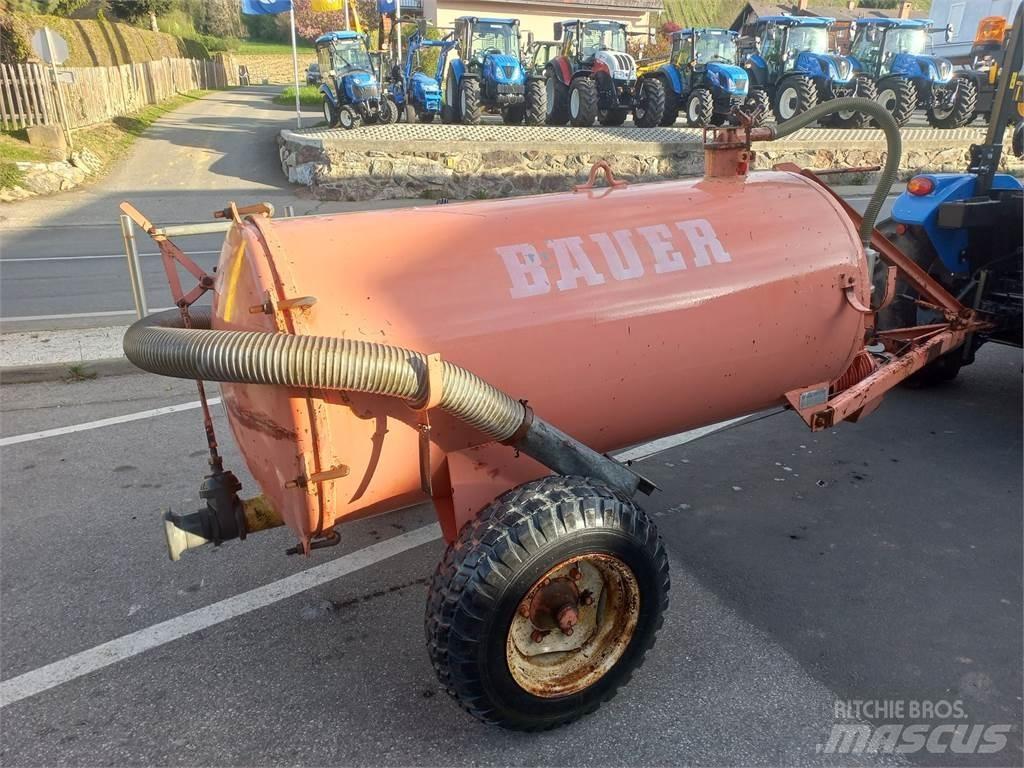Bauer 1700 Gülletankwagen