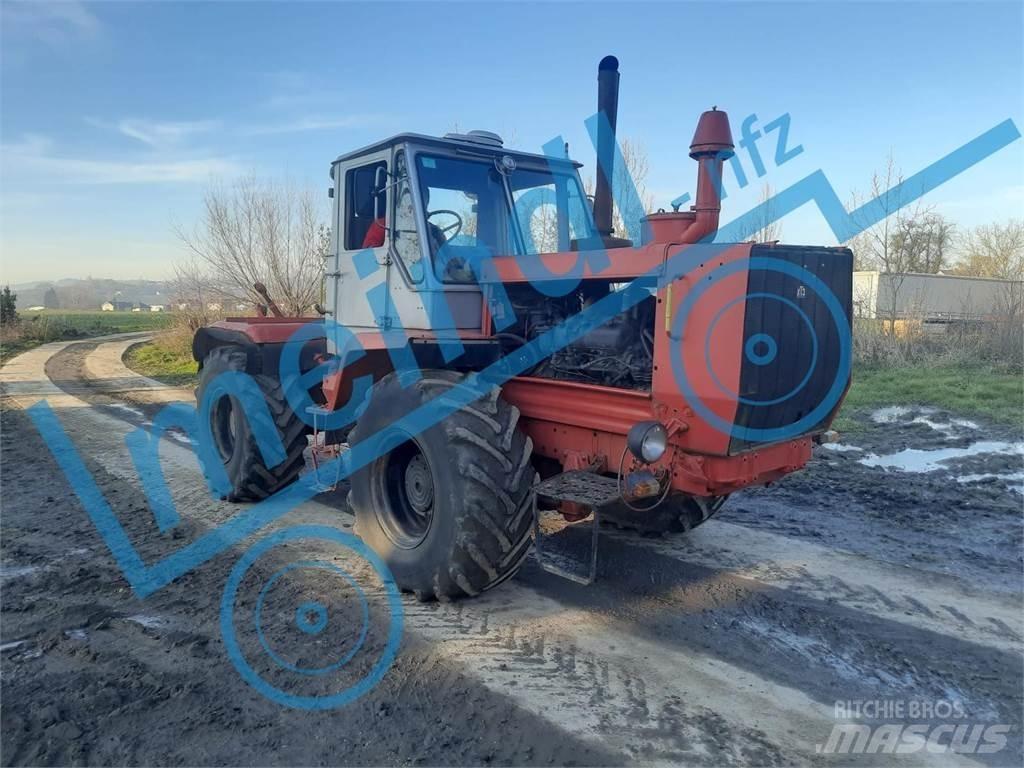 Charkow T 150 Traktoren