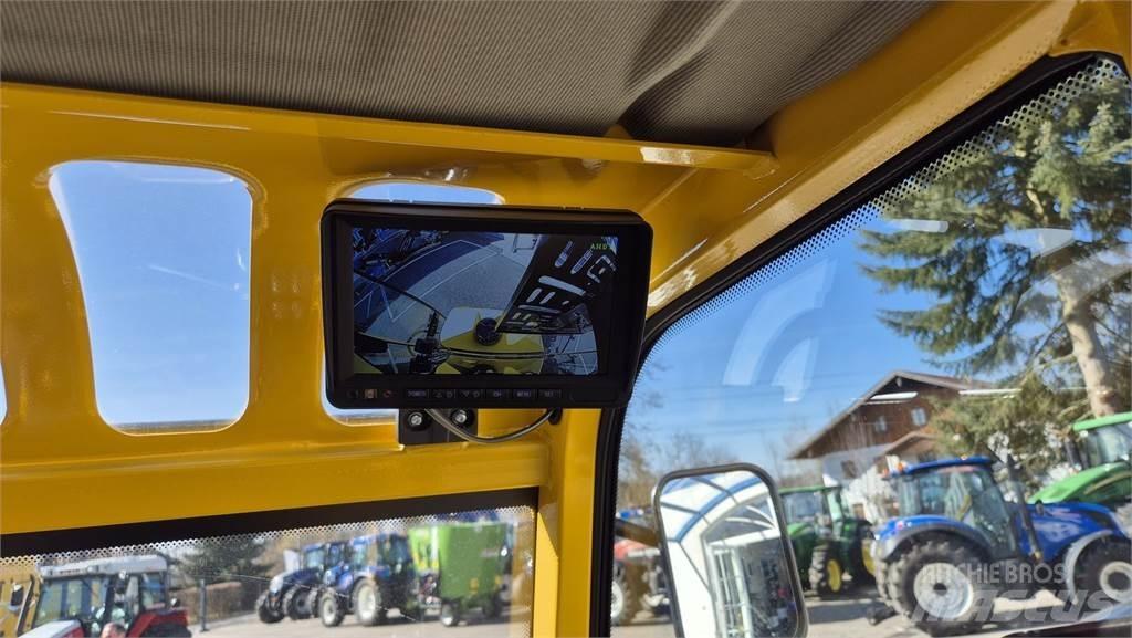 Eurotrac W12 s Hoflader