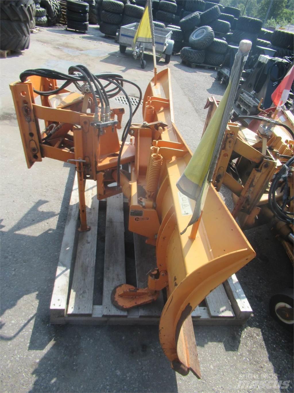 Hauer SK 2800 Schneeschilde und -pflüge