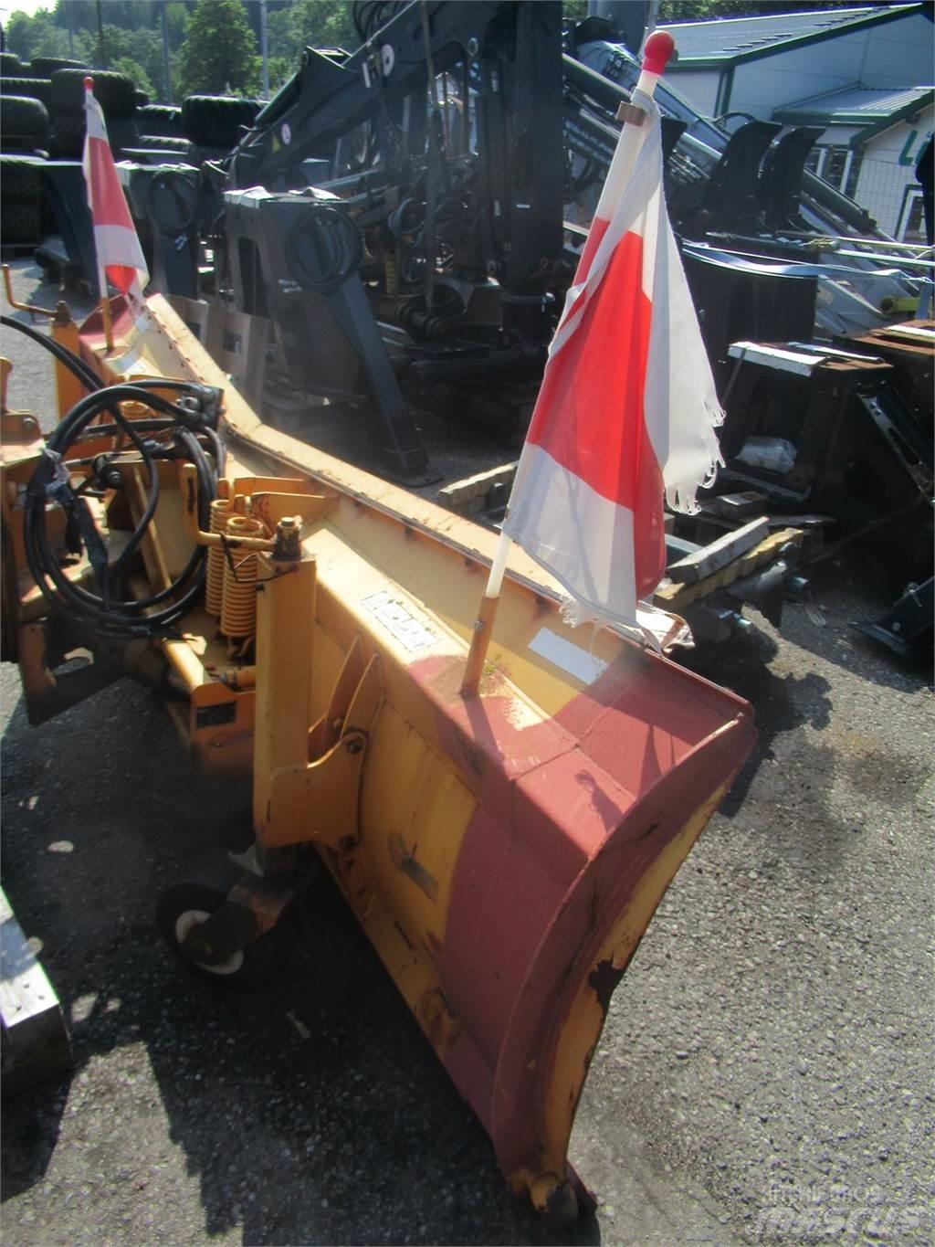 Hauer SK 2800 Schneeschilde und -pflüge