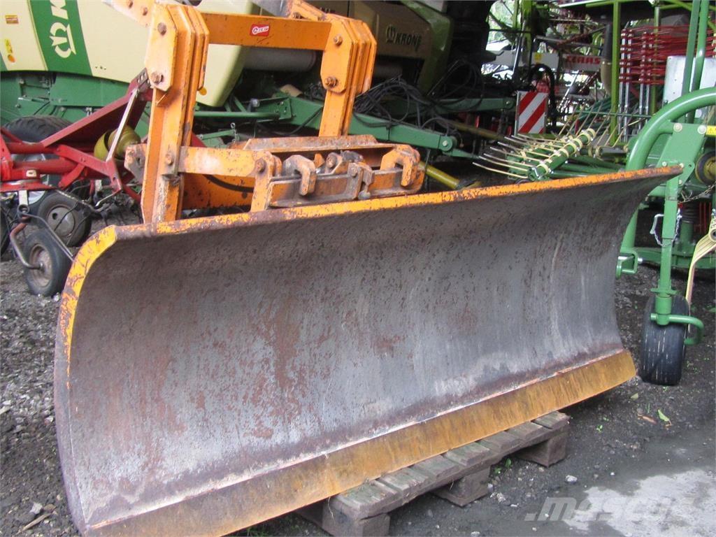 Hauer Terramatic Schneeschilde und -pflüge