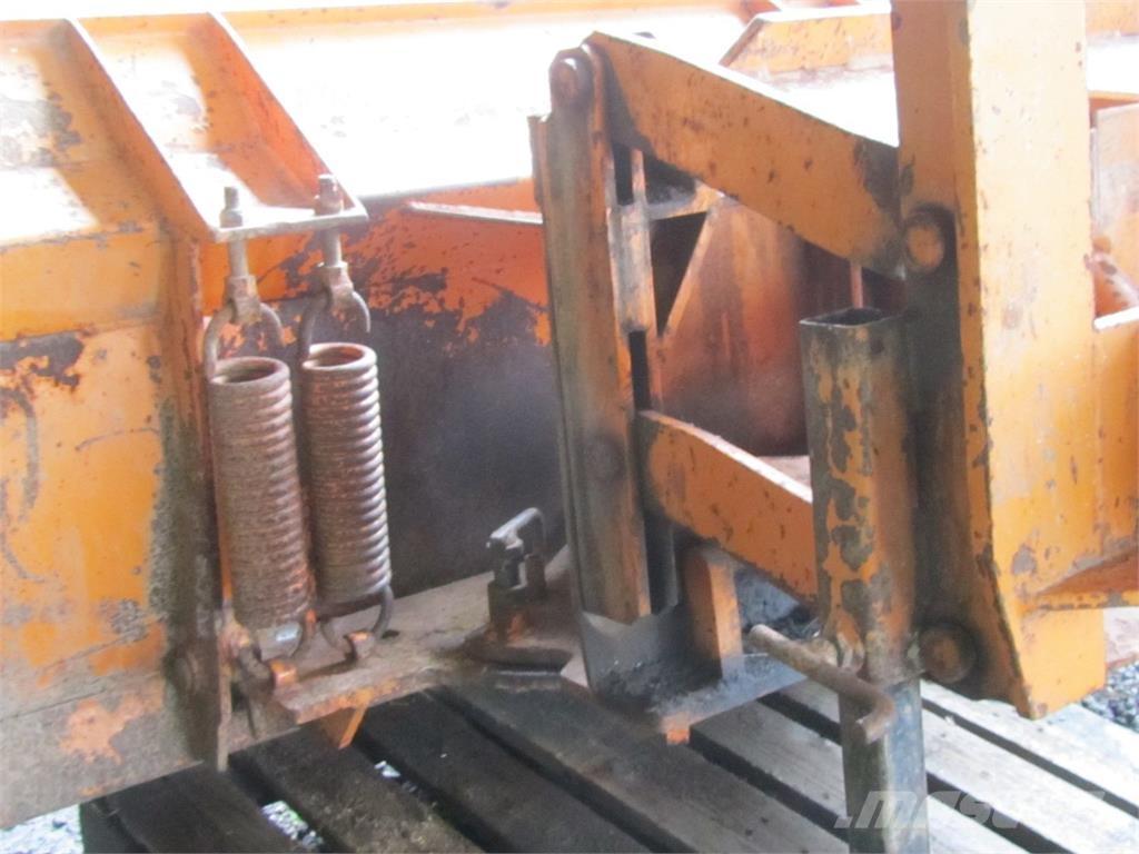 Hauer Terramatic Schneeschilde und -pflüge