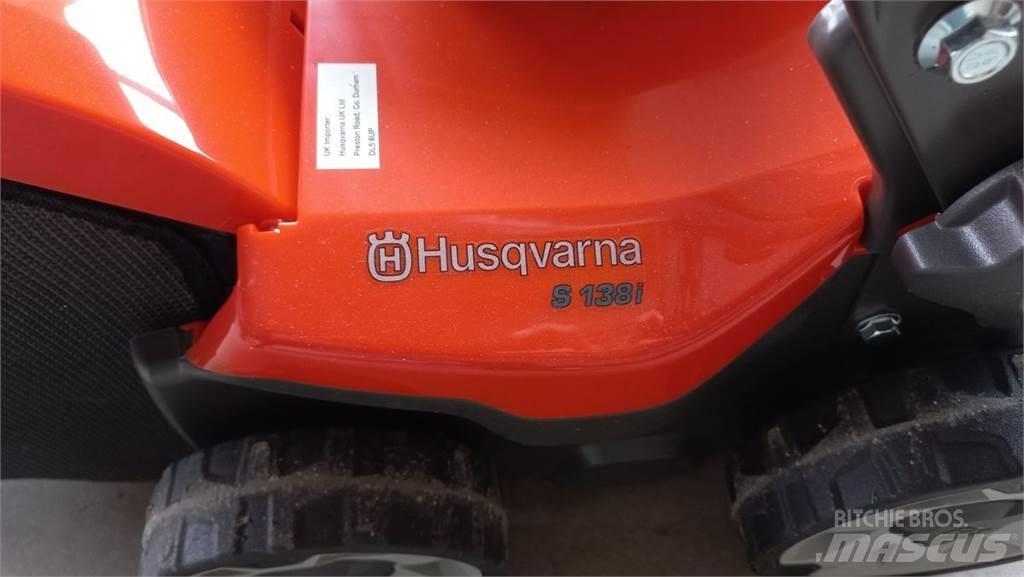 Husqvarna S138i Sonstige Kommunalmaschinen