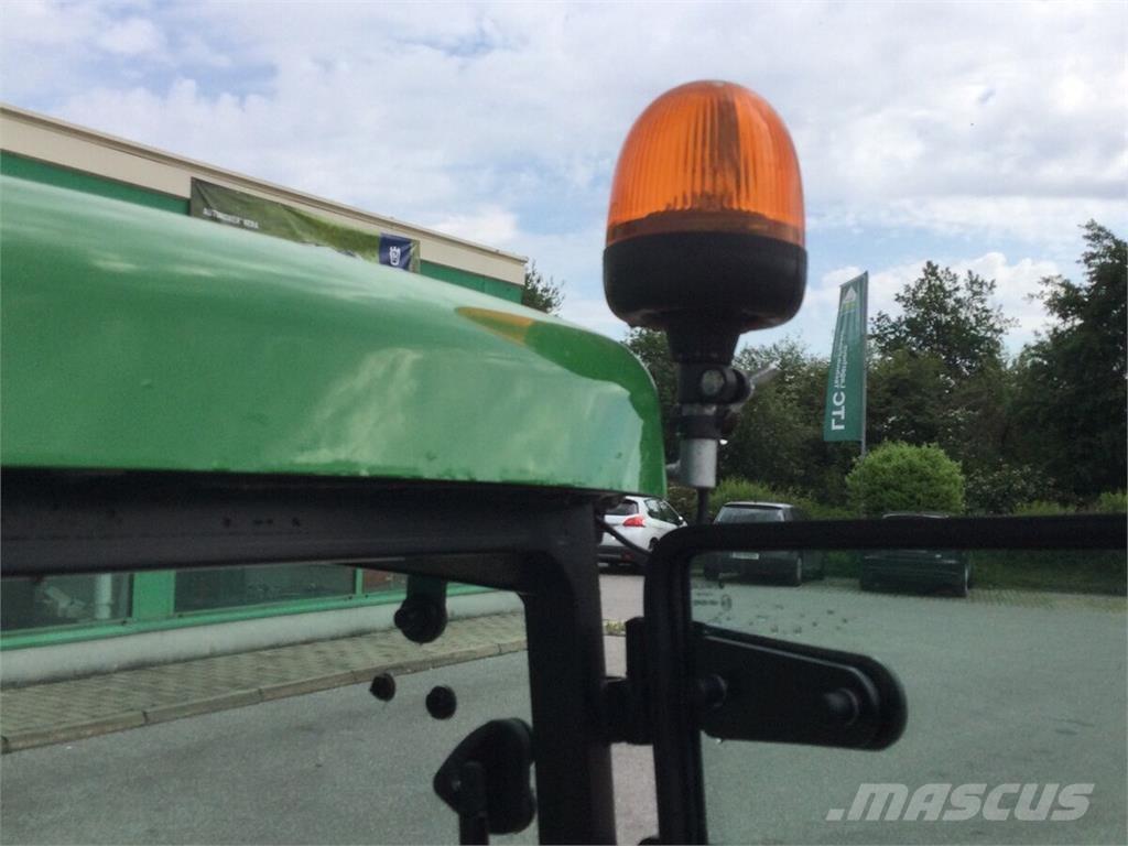 John Deere 1026R Traktoren