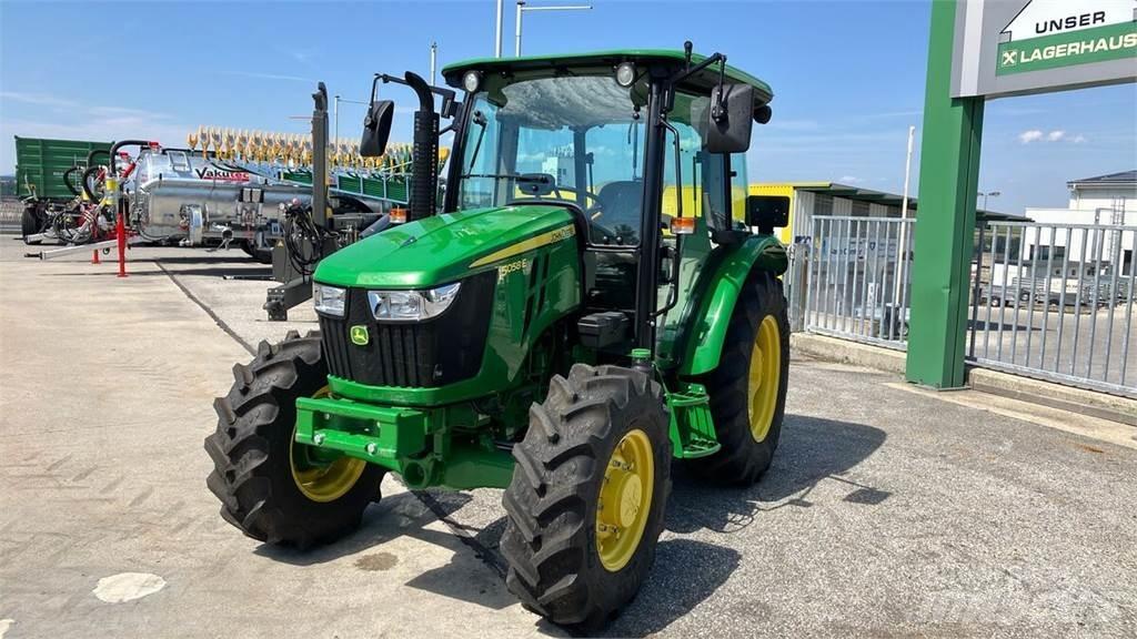 John Deere 5058E Traktoren