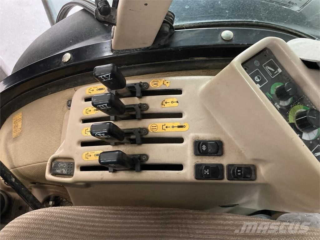 John Deere 5515F Traktoren