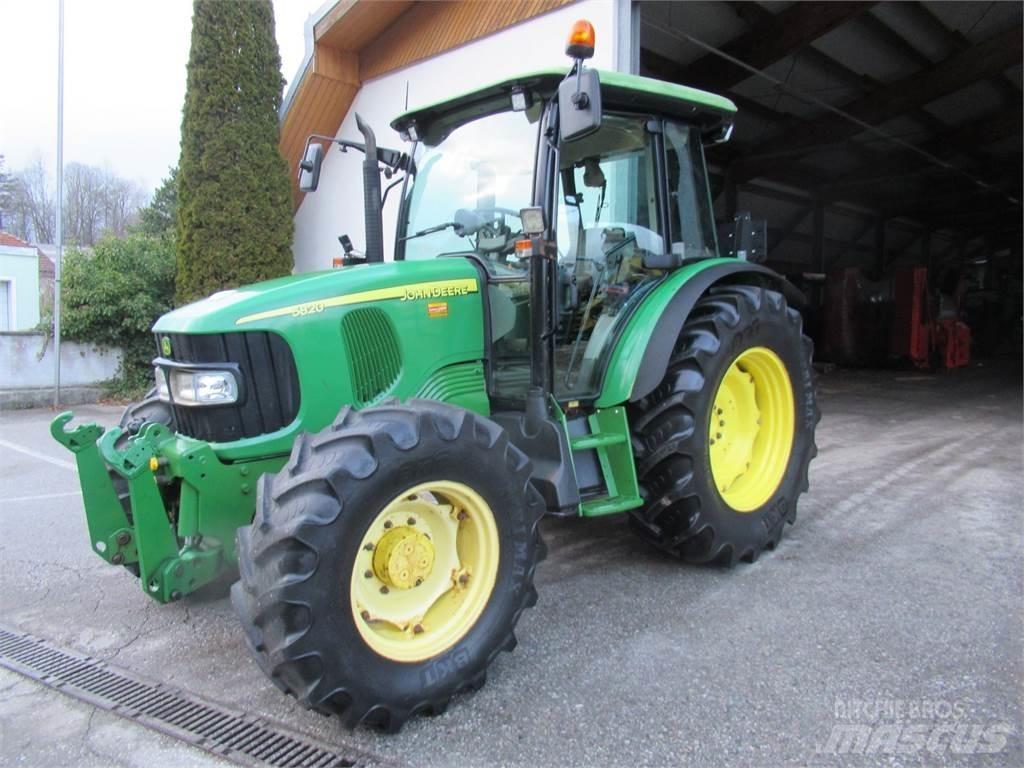 John Deere 5820 Traktoren