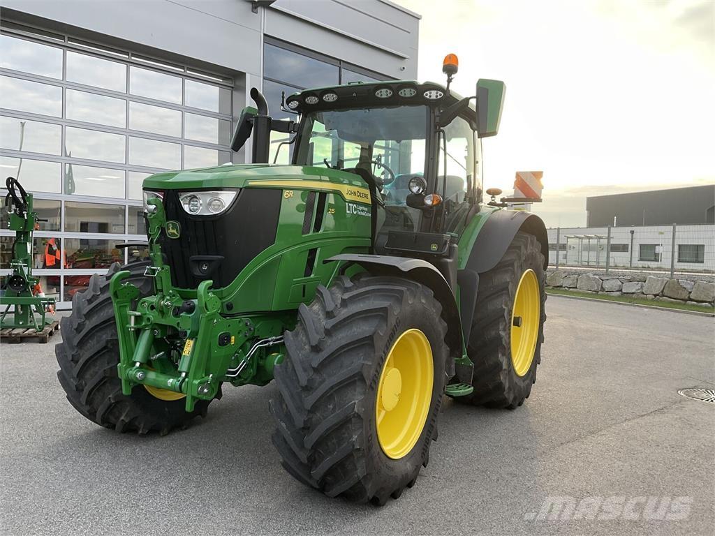 John Deere 6R 215 Traktoren