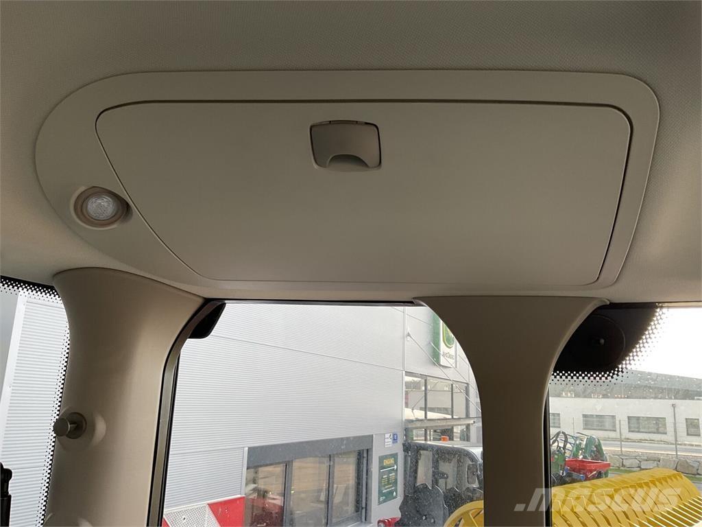 John Deere 6R 215 Traktoren