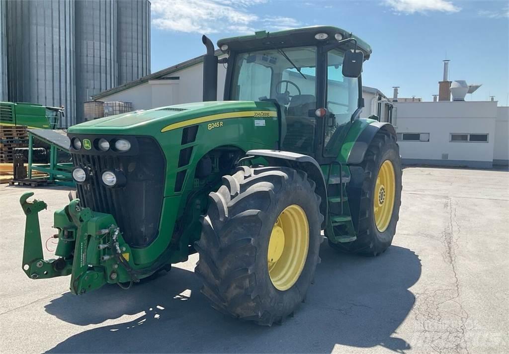 John Deere 8245R Traktoren
