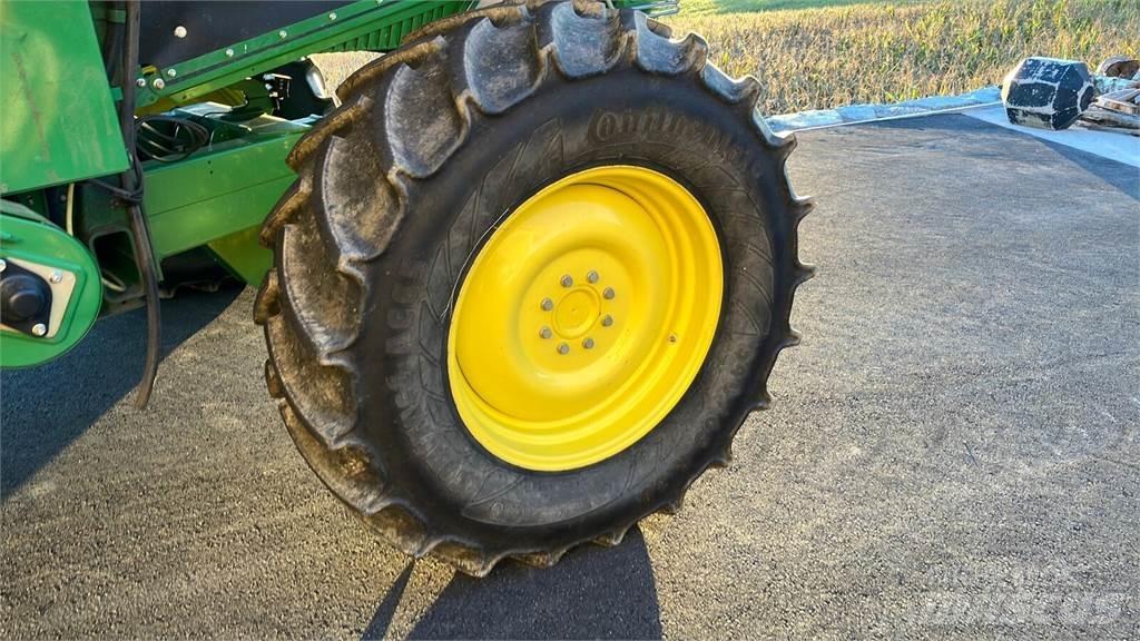 John Deere T550 HM Mähdrescher