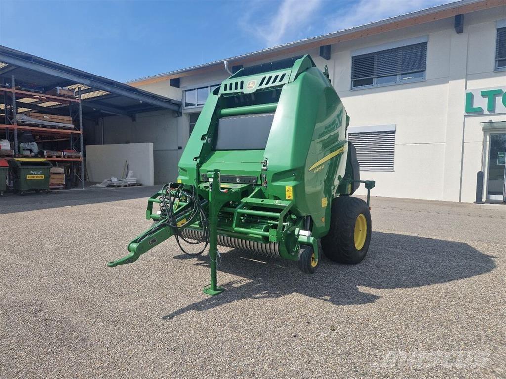 John Deere V461M Rundballenpressen