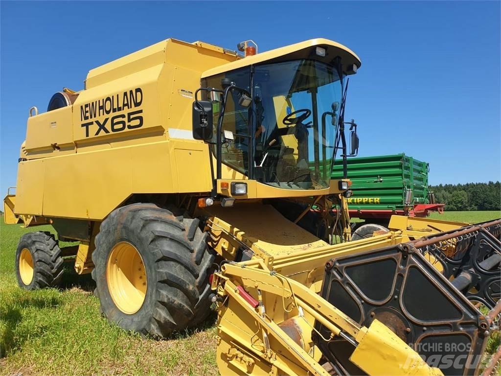 New Holland TX 65 Mähdrescher