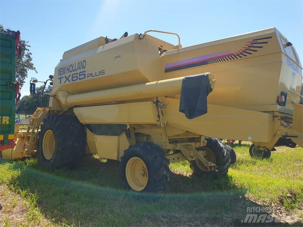 New Holland TX 65 Mähdrescher