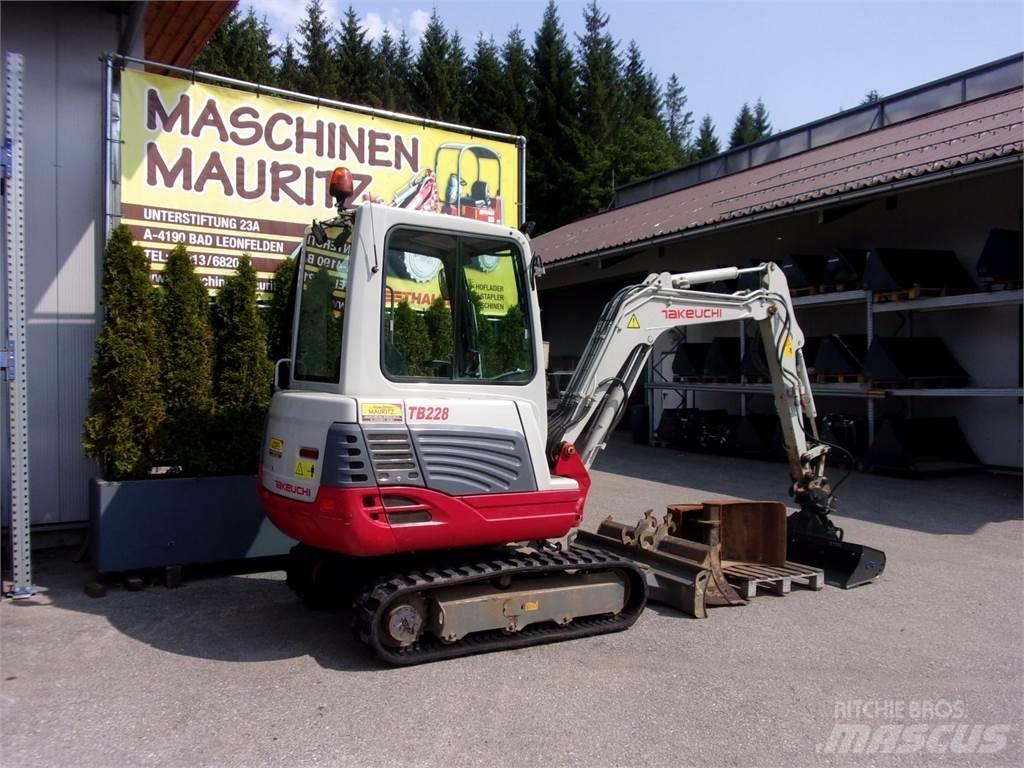 Takeuchi TB228 Minibagger < 7t
