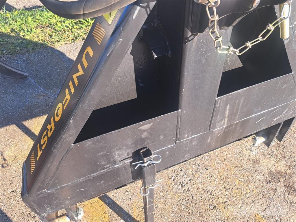  Uniforst 2200 Sonstige Forstmaschinen