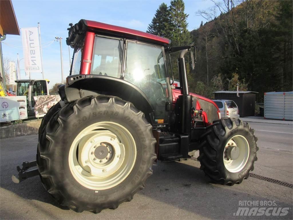 Valtra N163D Traktoren