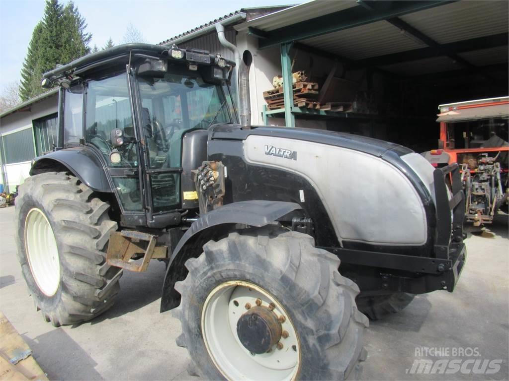 Valtra XM 130 Traktoren