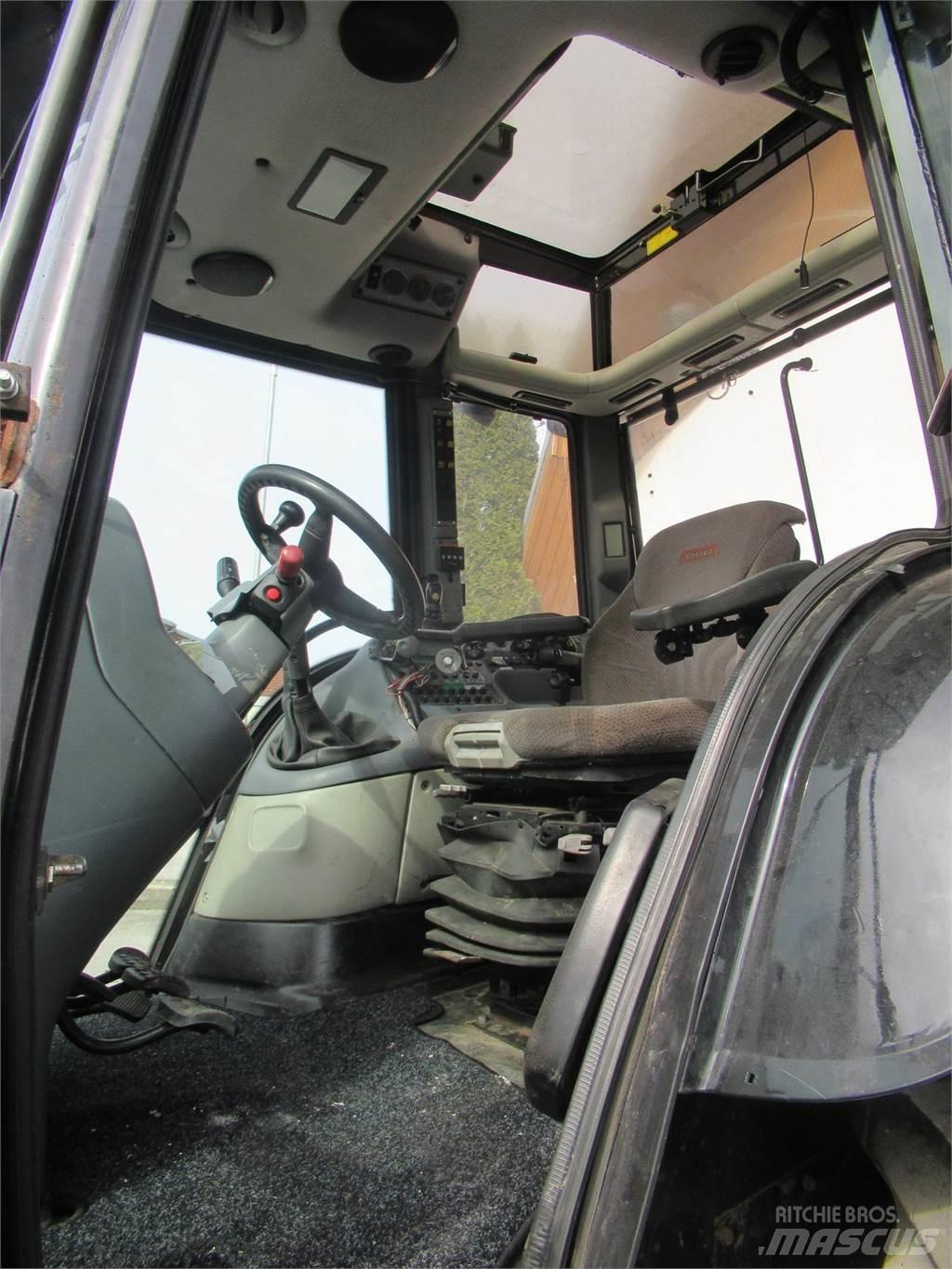 Valtra XM 130 Traktoren
