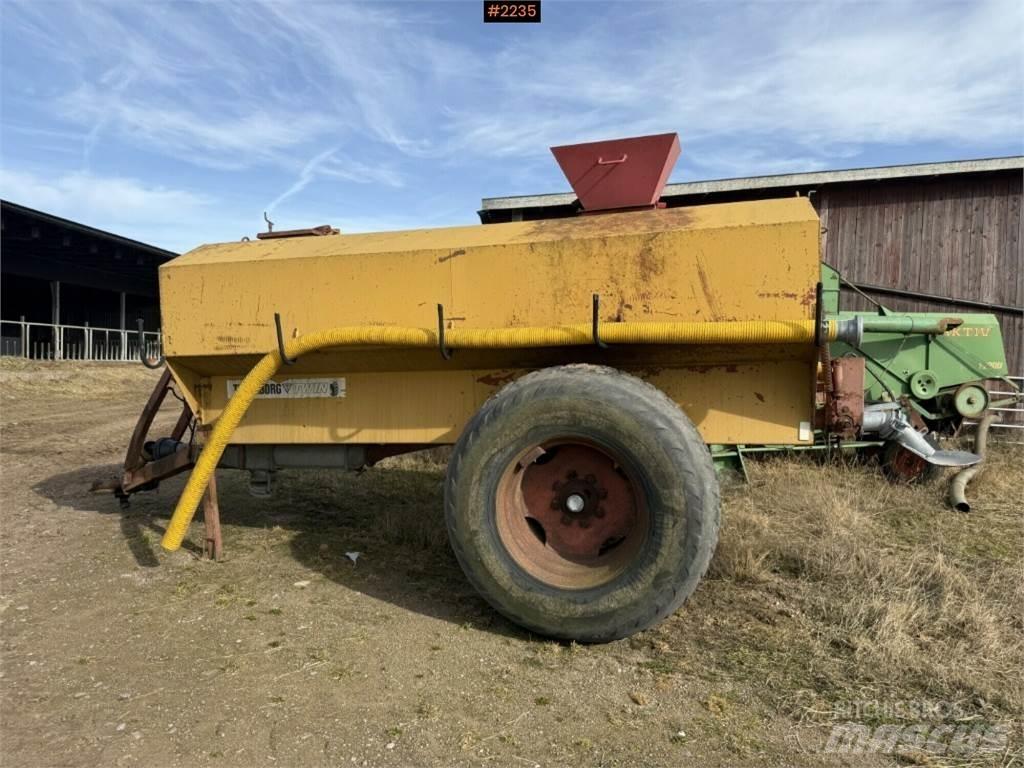 Olby 8B3 Düngemittelverteiler