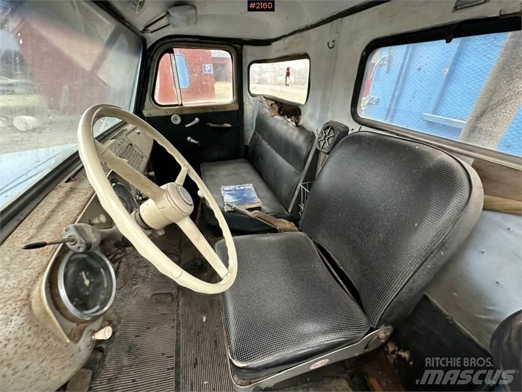 Scania L76 Pritschenwagen/Pritschenwagen mit Seitenklappe