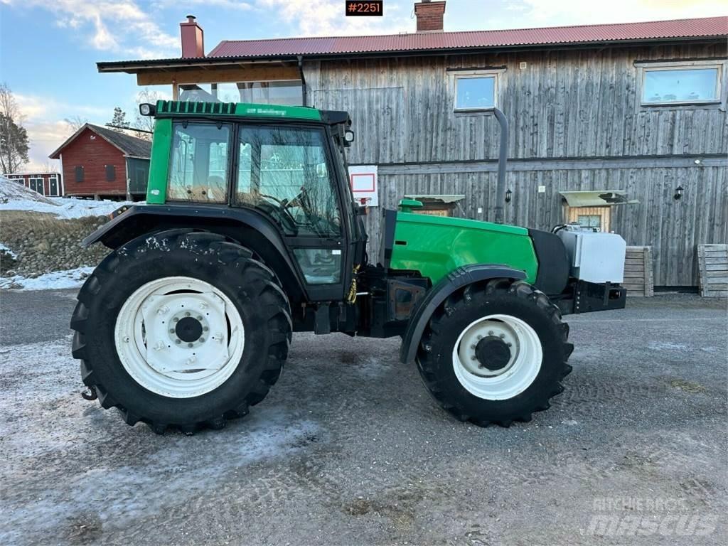 Valtra X110 Traktoren