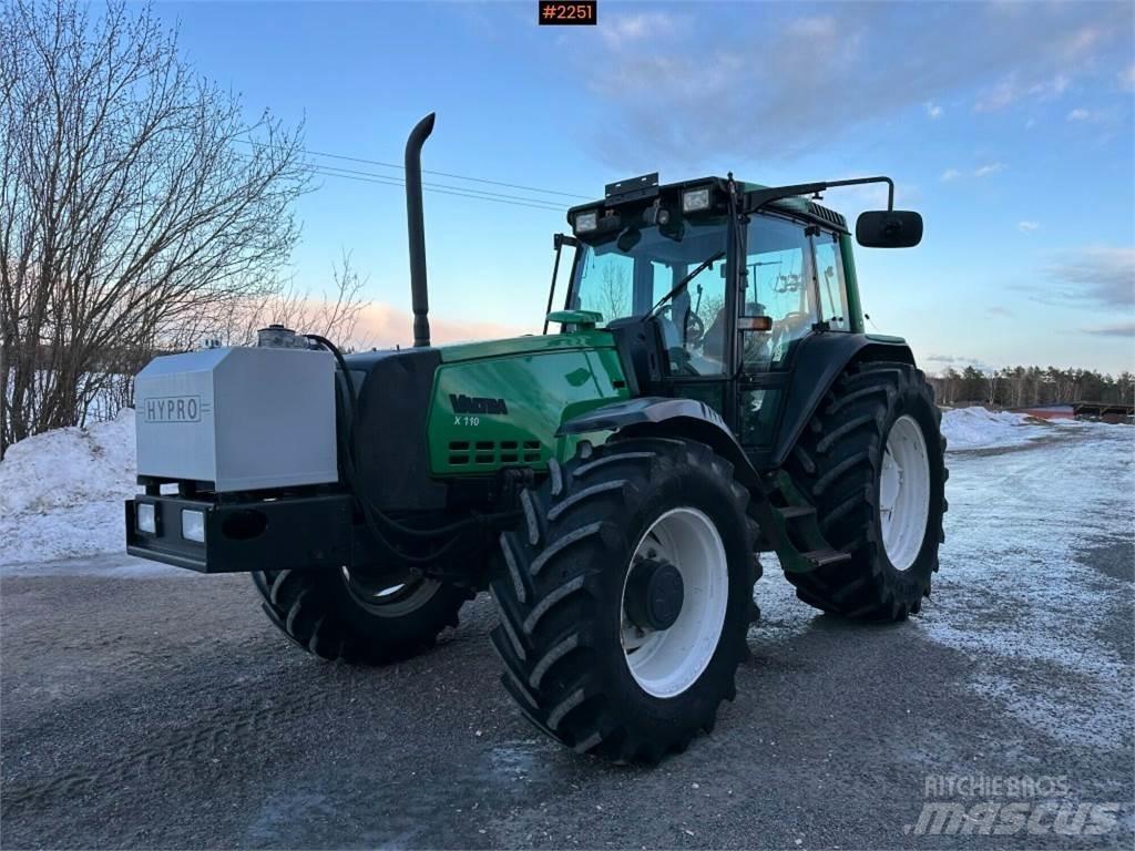 Valtra X110 Traktoren