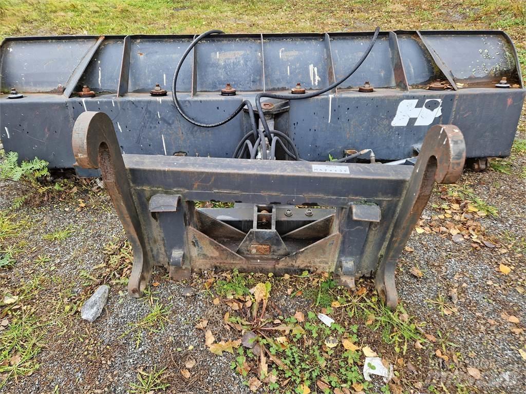 Holms 320 Schneeschilde und -pflüge