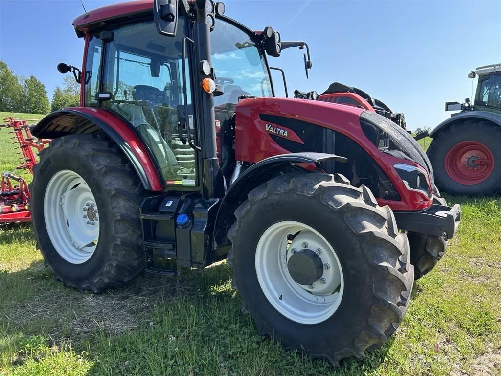 Valtra 115MH4 Traktoren