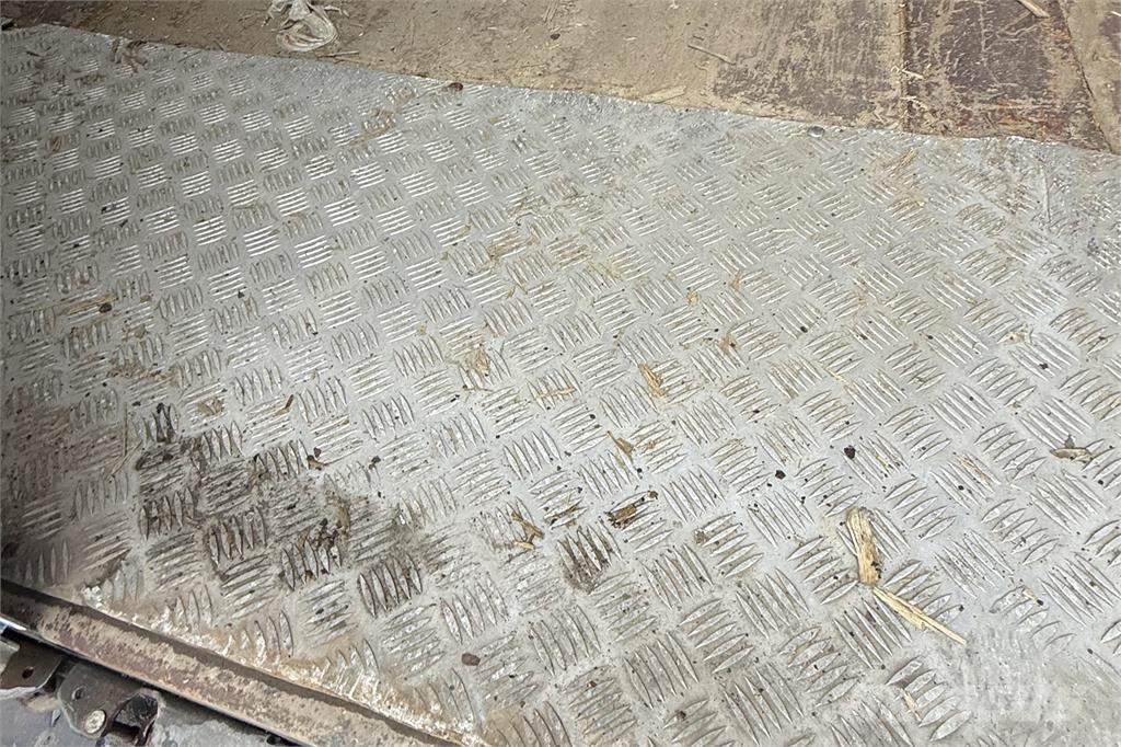 Kel-Berg 34 pl. MEGA Kofferauflieger