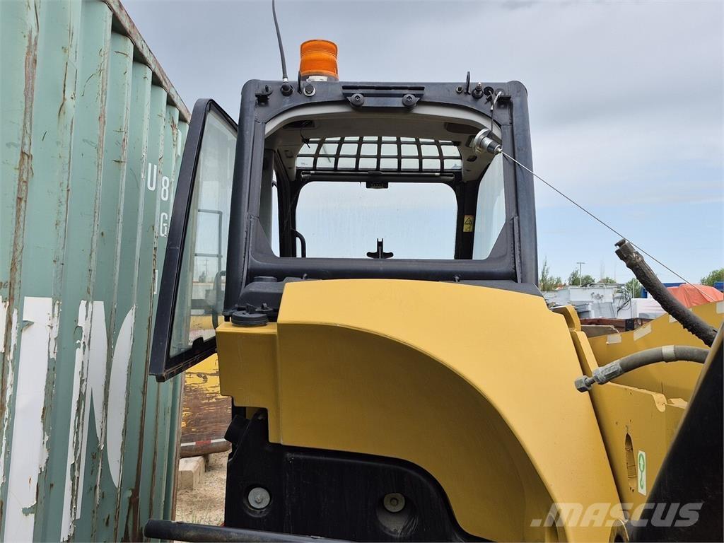 CAT TH560B Teleskoplader für Landwirtschaft