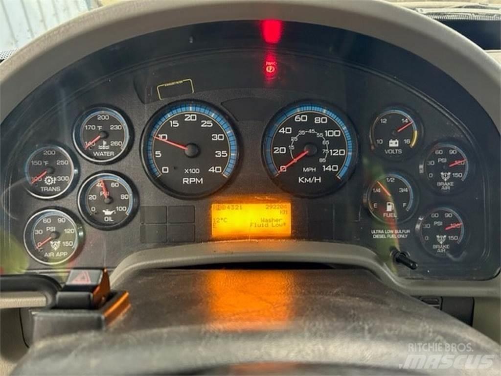 International 4900 Arbeitsfahrzeuge