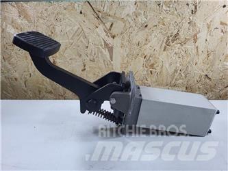 Komatsu 58E-61-00110 Dumper - Knickgelenk
