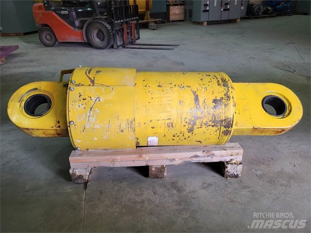 Komatsu EH9423 Dumper - Knickgelenk