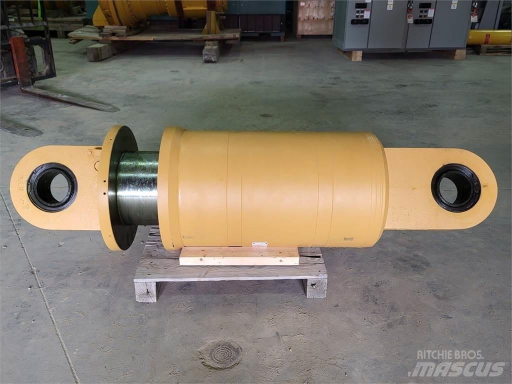 Komatsu EH9423 Dumper - Knickgelenk