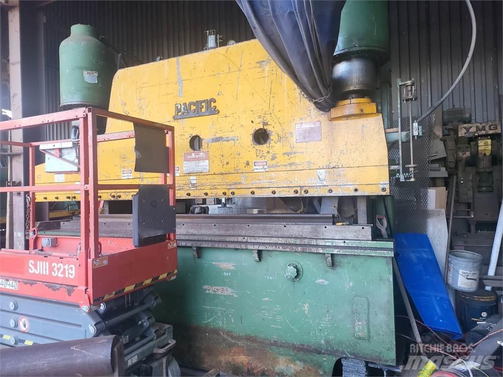 Pacific 200-12 Sonstige Baumaschinen